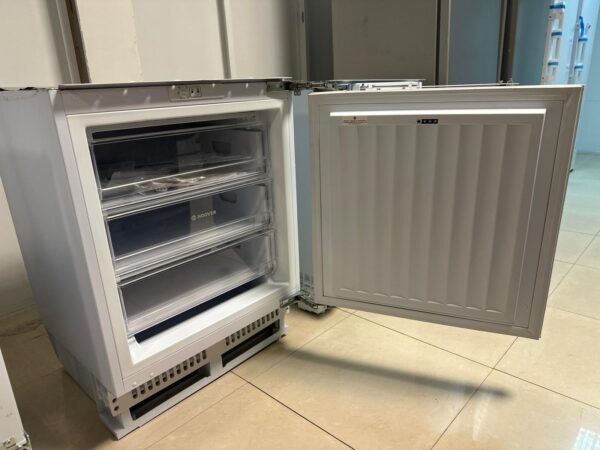 CONGELADOR HOOVER HBFUP 130 NK/N